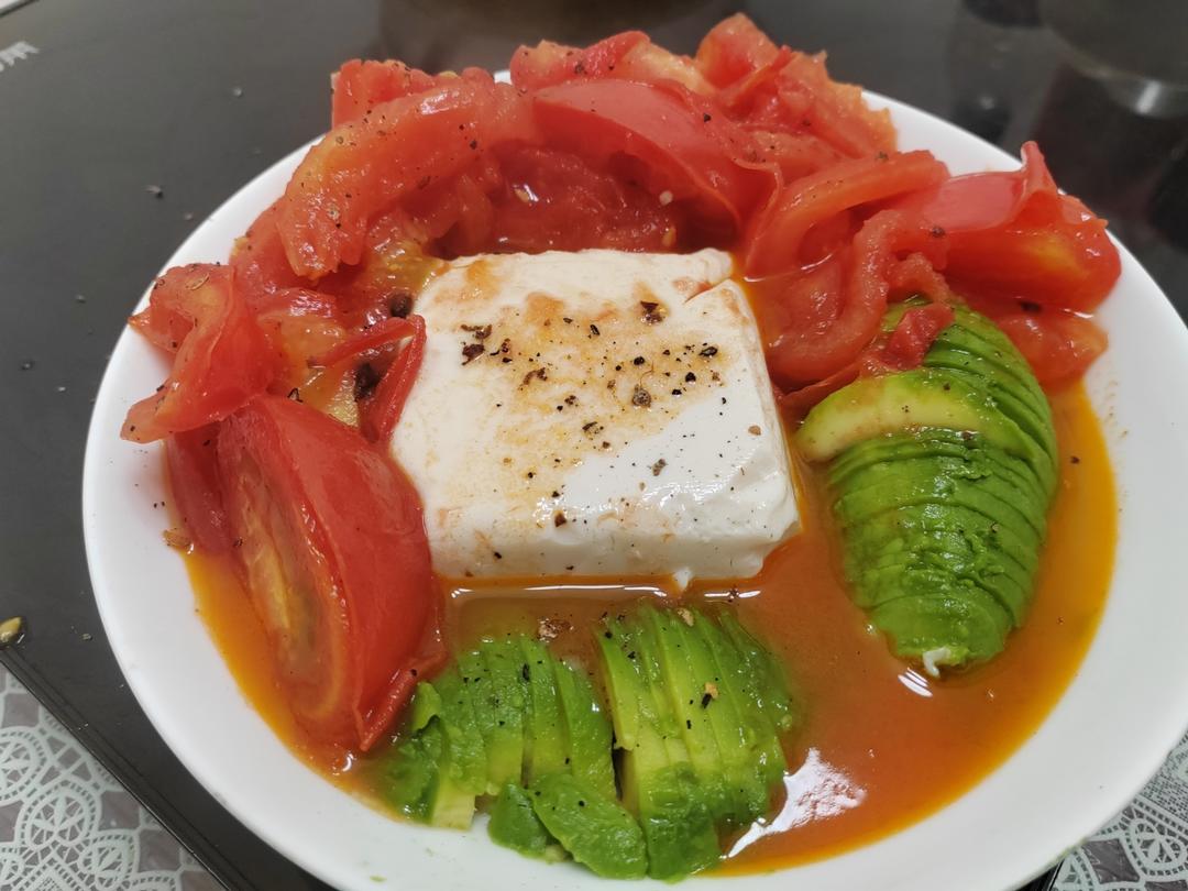 番茄豆腐牛油果