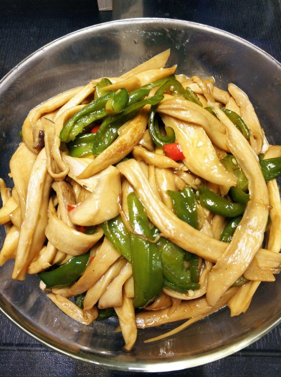 蚝油双椒手撕杏鲍菇，一口就会爱上它