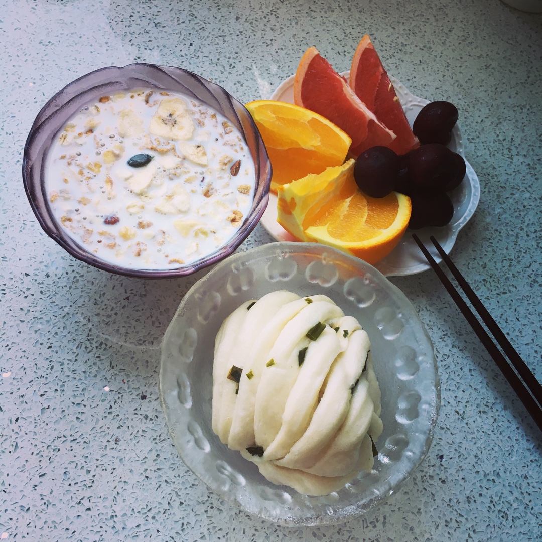 不急不躁吃早餐