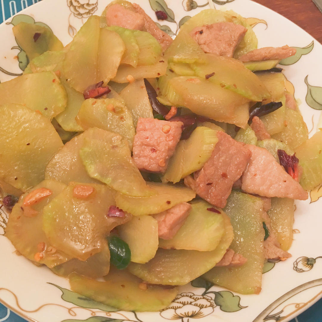 莴笋炒肉片