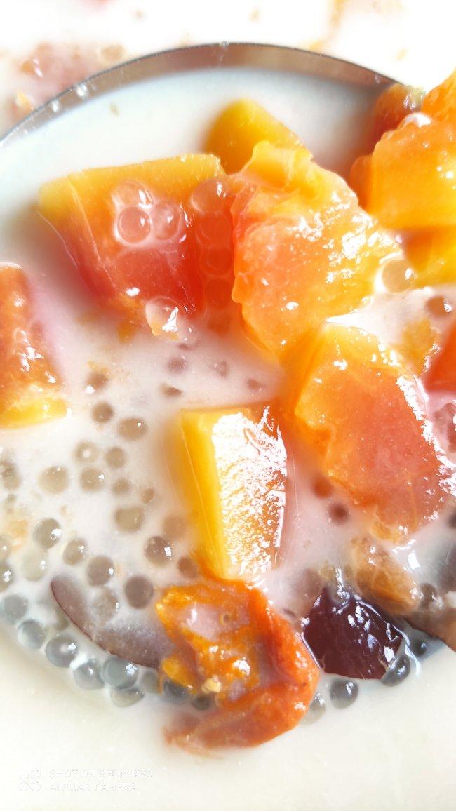 就像有句话所说：成年人的世界里，从来就没有“容易”二字。很多时候，你只能单枪匹马，直面生活的兵荒马乱。