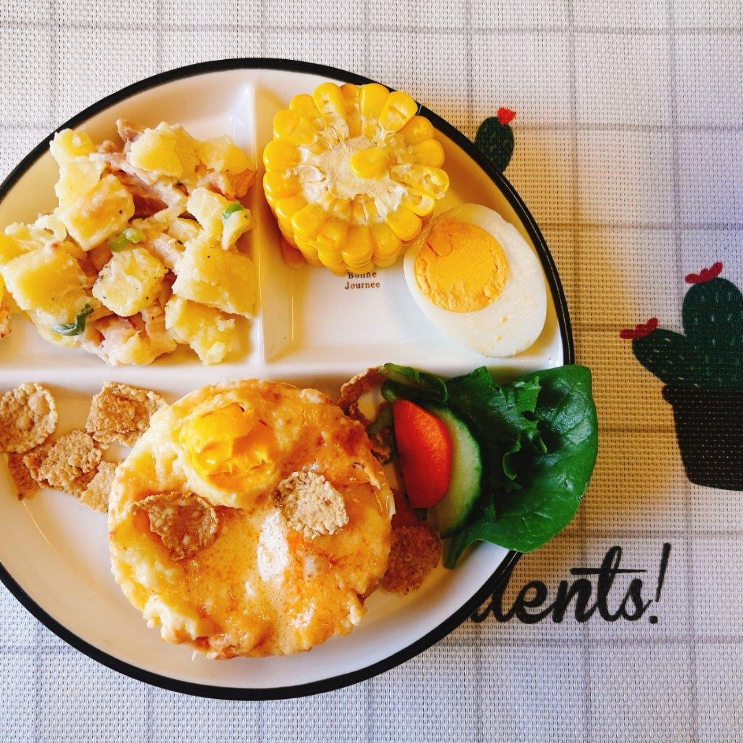 只需摆好材料去微波！惊艳全家的早餐端上桌：香肠奶酪烘蛋