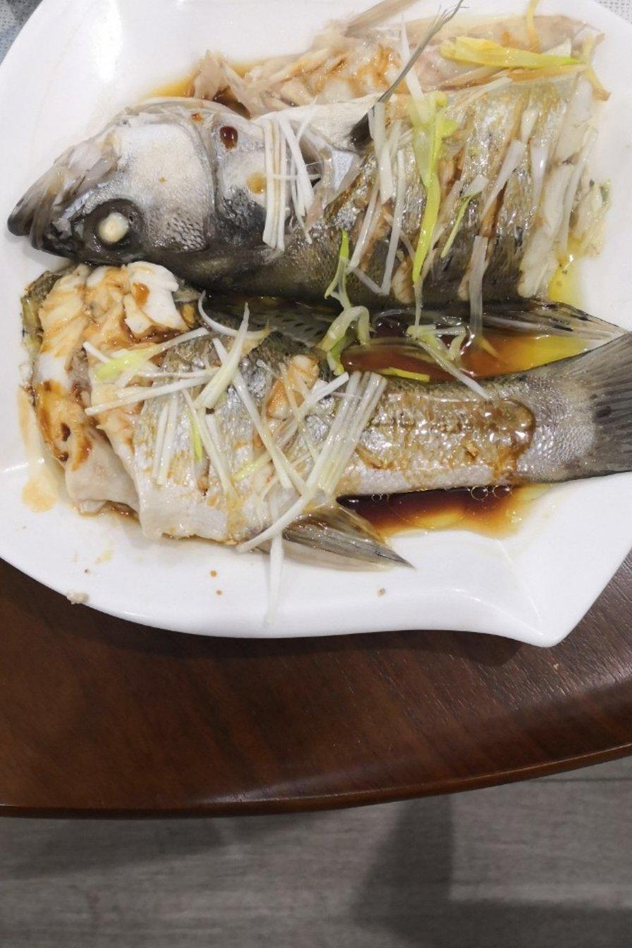 蒸鲈鱼
