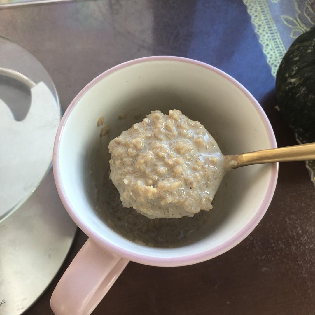 咖啡坚果燕麦粥