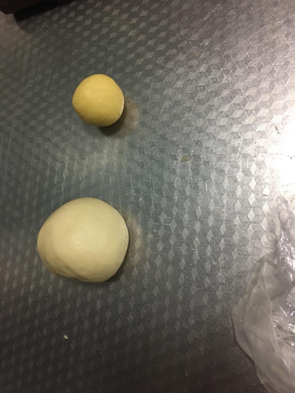 好吃到炸裂的港式菠萝包（附带制作酥皮的小视频）