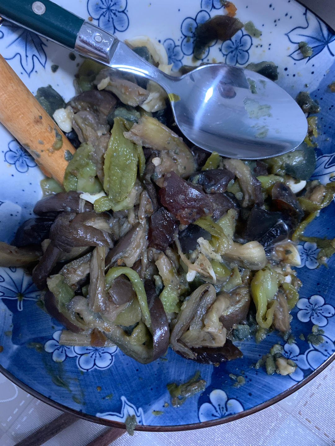 擂辣椒皮蛋茄子