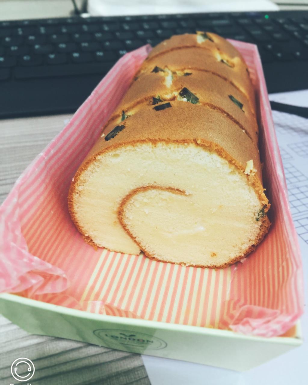 胖乎乎奶油芒果卷/不开裂不掉皮全过程详细图解烘焙视频/蛋糕篇6：「厚卷」