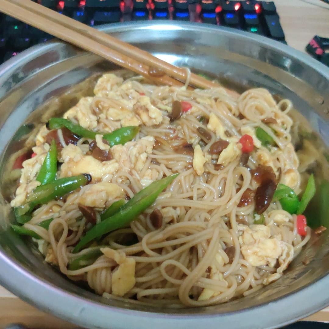 好吃到尖叫的青椒鸡蛋酱拌面❗️酱香浓郁入味