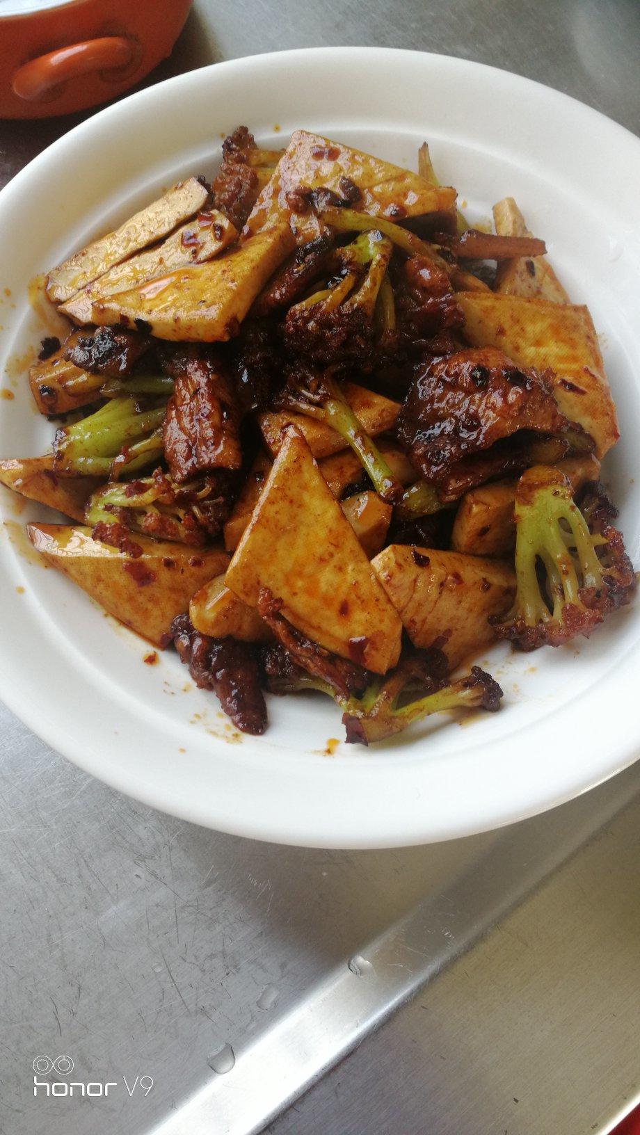老丁的私房菜-干锅花菜