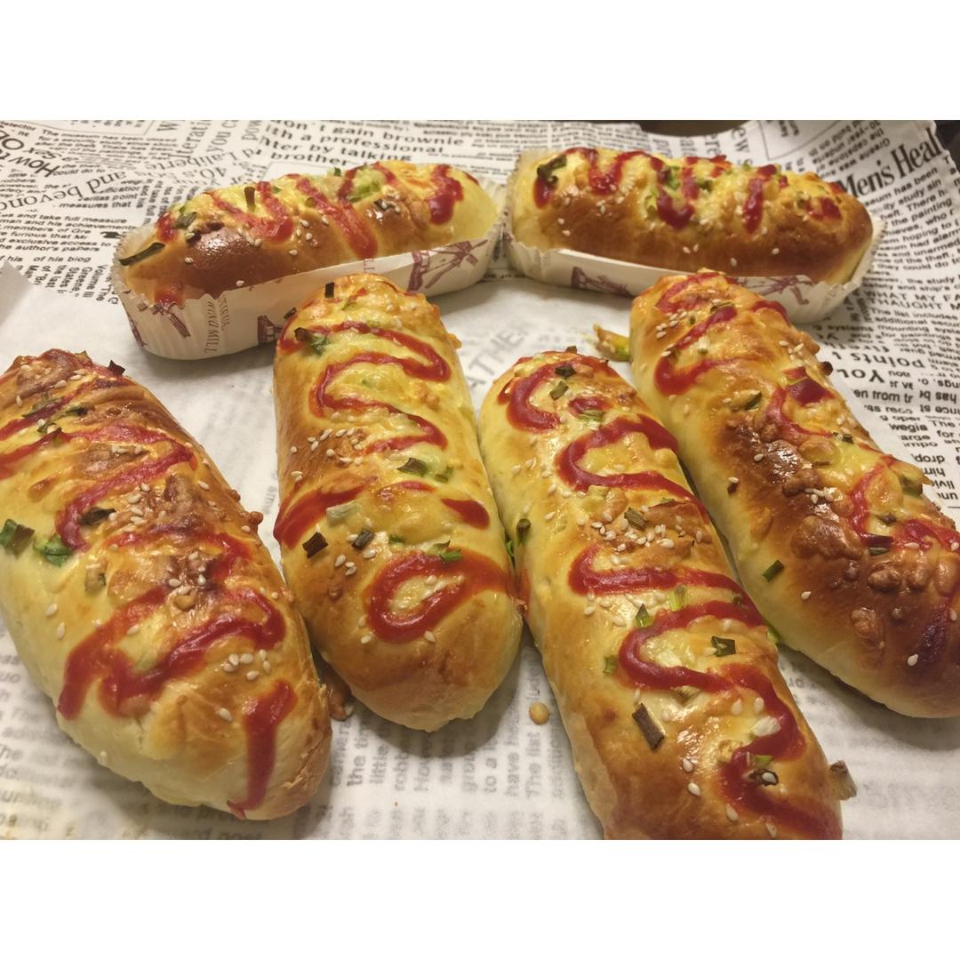 肉松火腿奶酪香葱面包