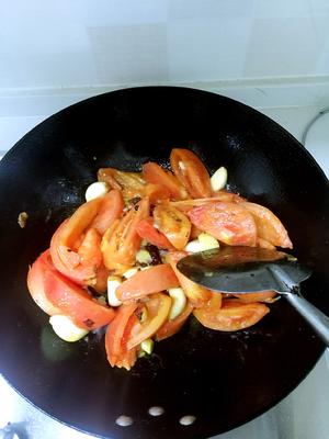 番茄鱼火锅的做法 步骤3