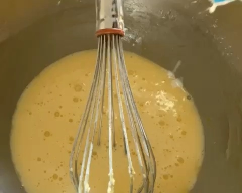 万用奶黄馅  这样做奶香浓郁  附细节视频的做法 步骤4