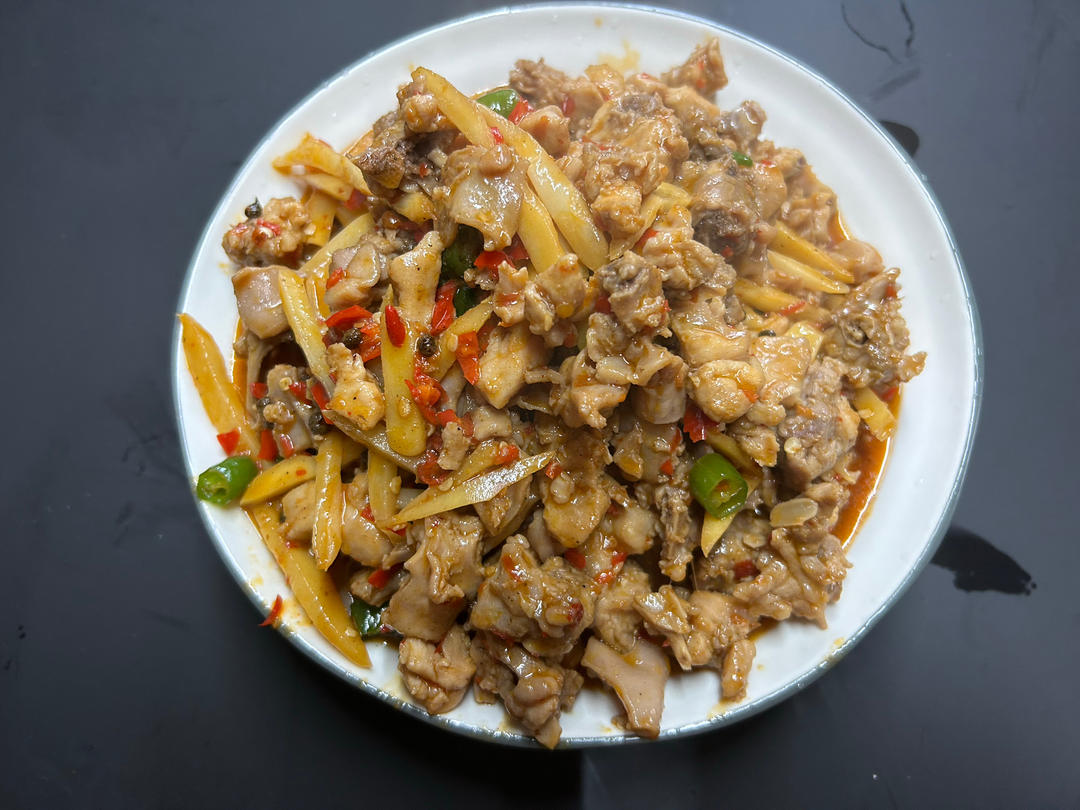 厨师长教你：自贡名菜“鲜锅兔”的家常做法，味道很赞先收藏起来