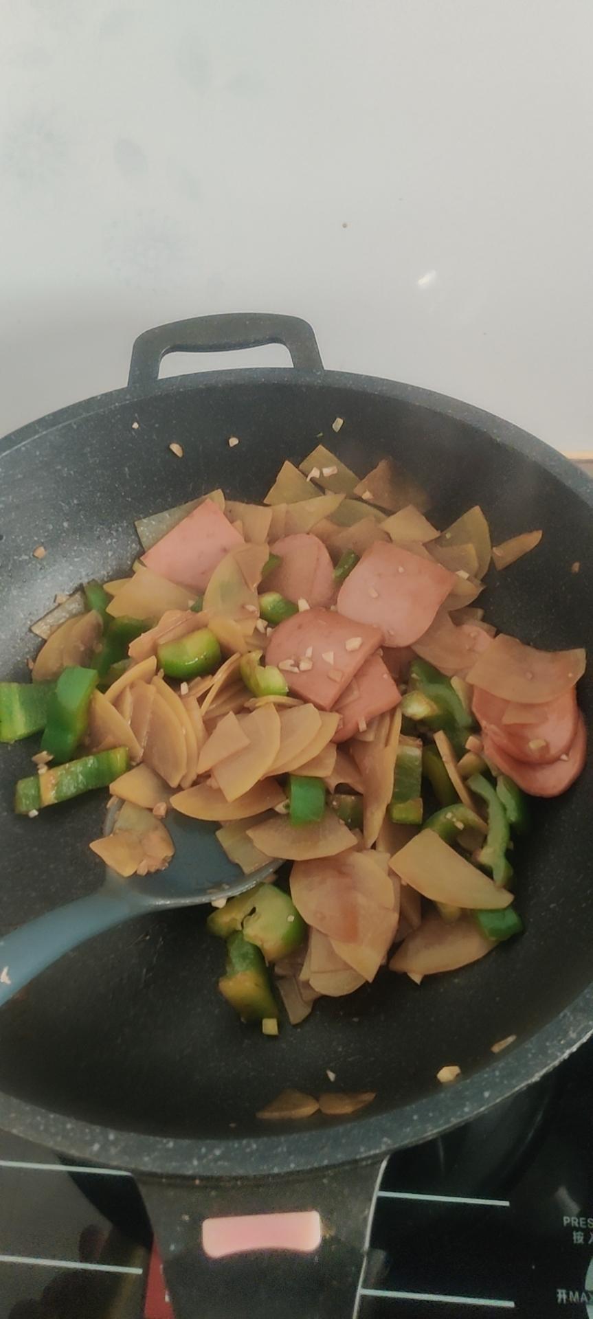 比肉都好吃的青椒炒土豆片😋简单又美味❗️