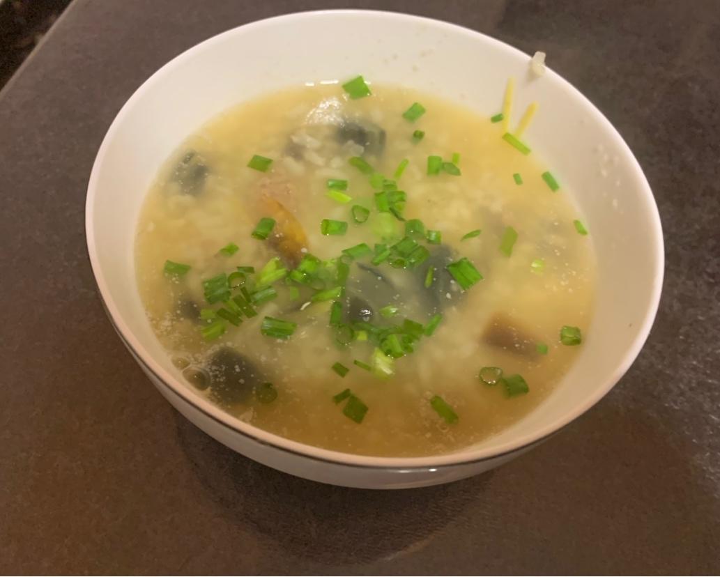 十五分钟快手之香滑皮蛋瘦肉粥(附五分钟电饭煲电压力锅更快捷方法)