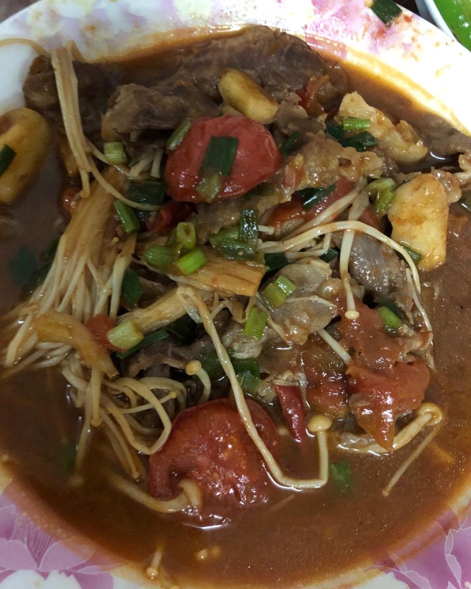 番茄金针菇肥牛