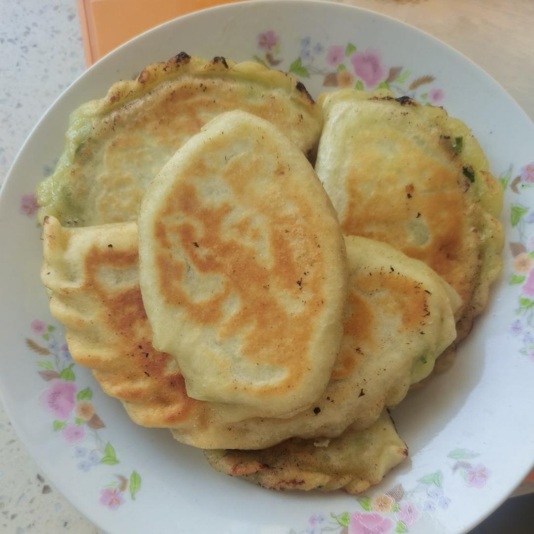 韭菜盒子（烫面）凉了也很软