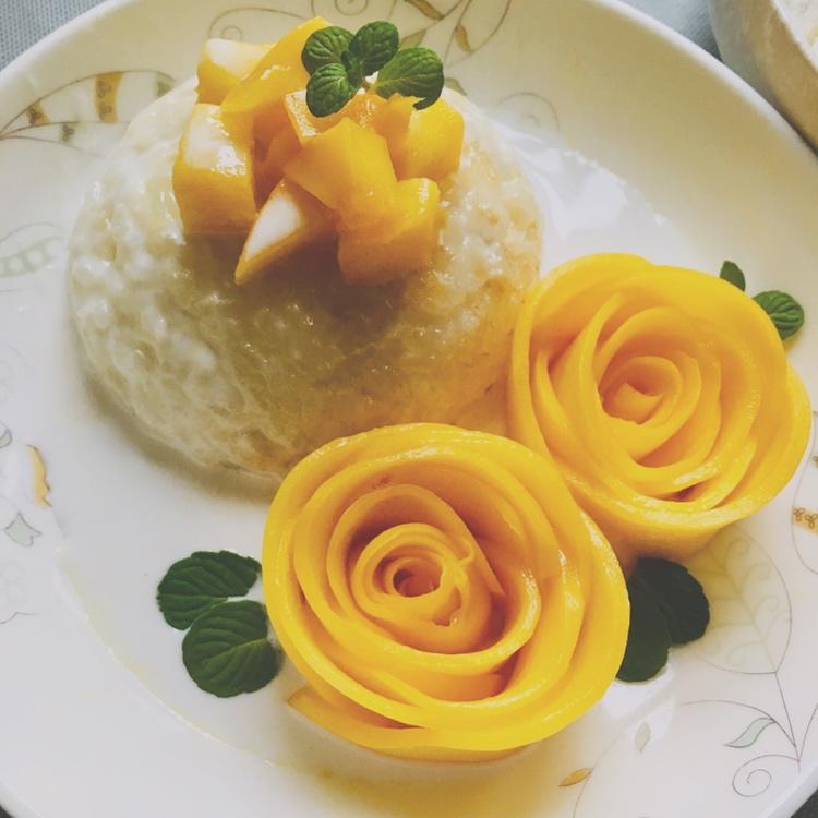 椰浆芒果糯米饭（附芒果玫瑰花做法）