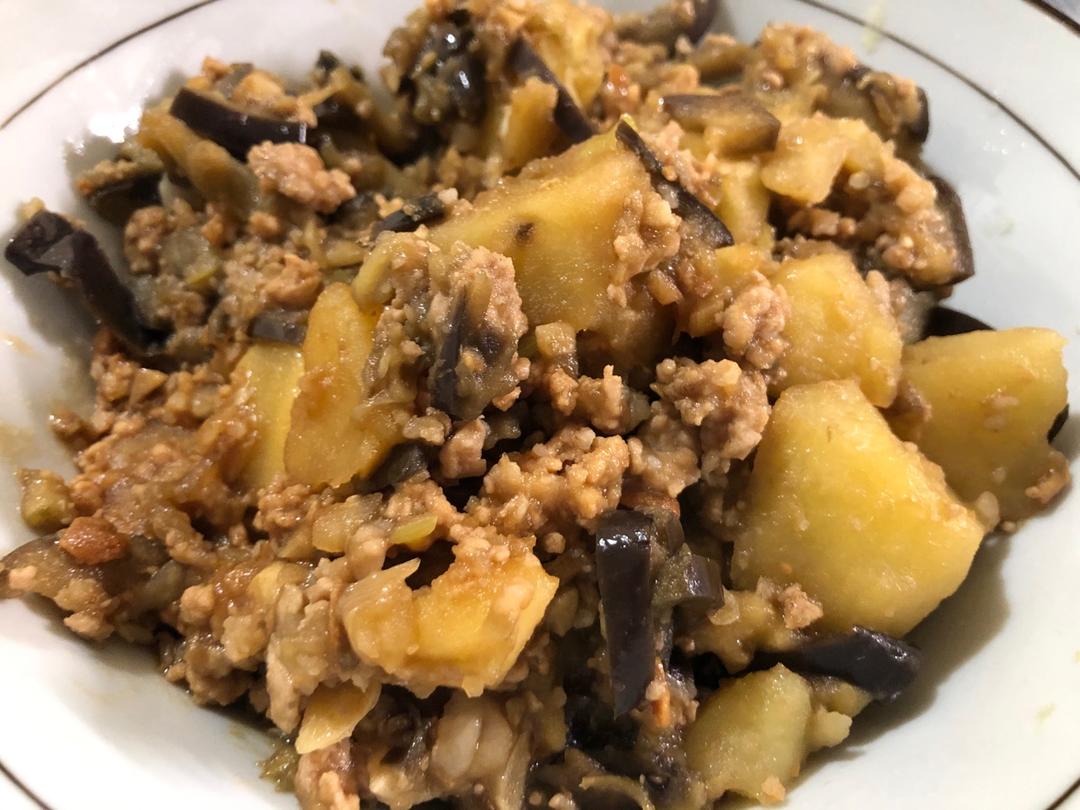东北烀茄子拌土豆