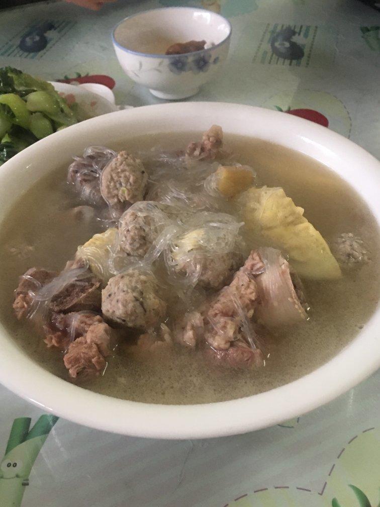小白菜猪肉丸子汤