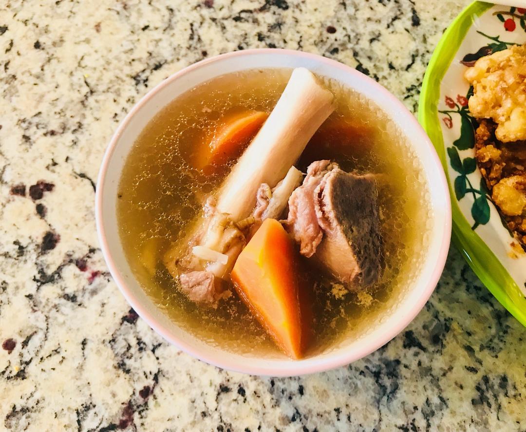 山药胡萝卜骨头汤