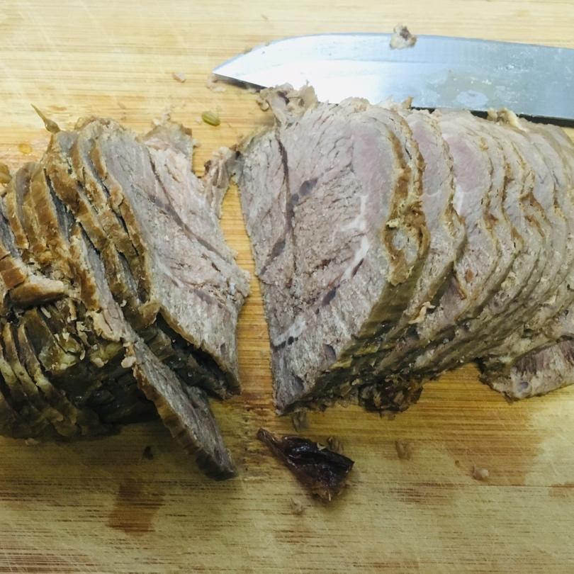 简单几步就能做出正宗酱牛肉（附卤蛋的做法）