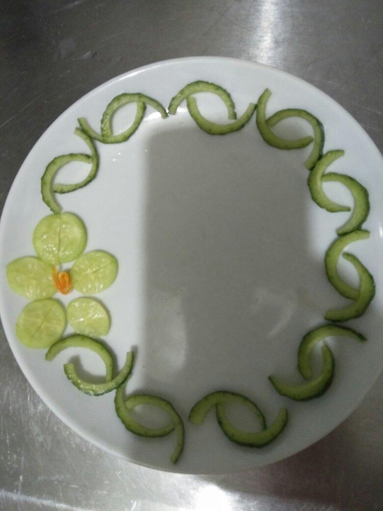 越努力越幸运716做的简单美丽的盘饰(6)——简便快手盘饰