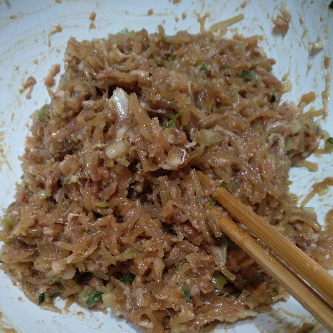 美味猪肉大葱粉丝饺子馅