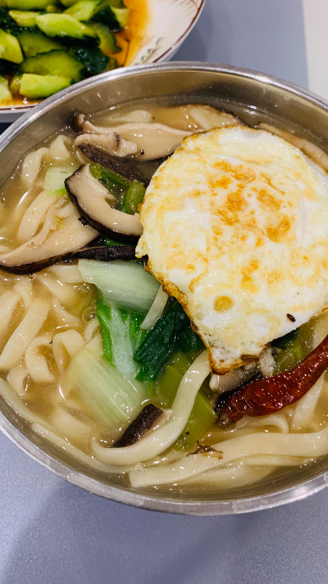 特鲜的香菇汤面