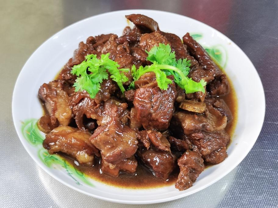酱香红焖牛腩