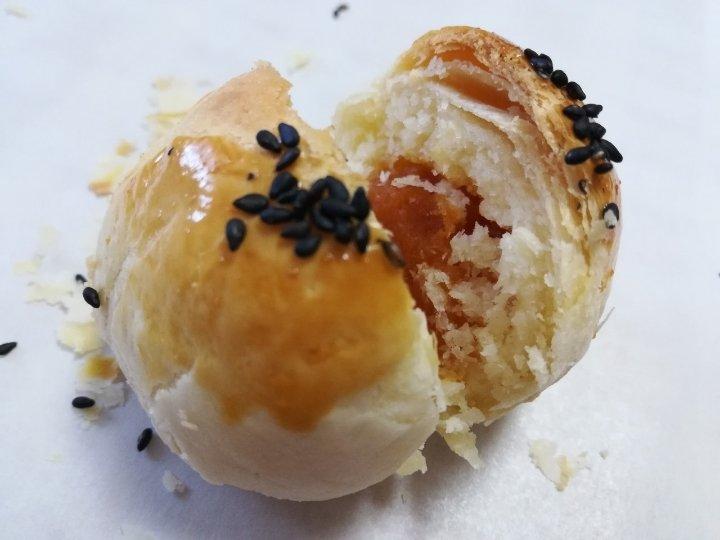 酥脆浓郁的椰蓉奶黄酥