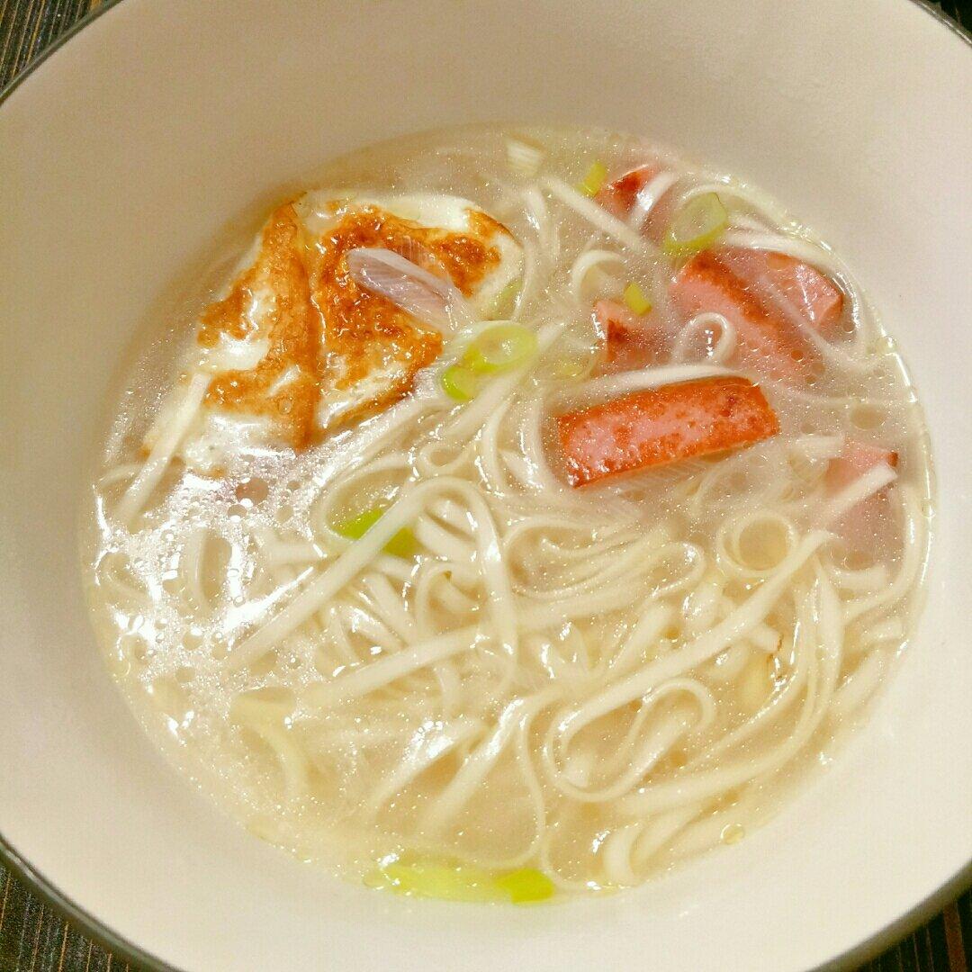 火腿鸡蛋面