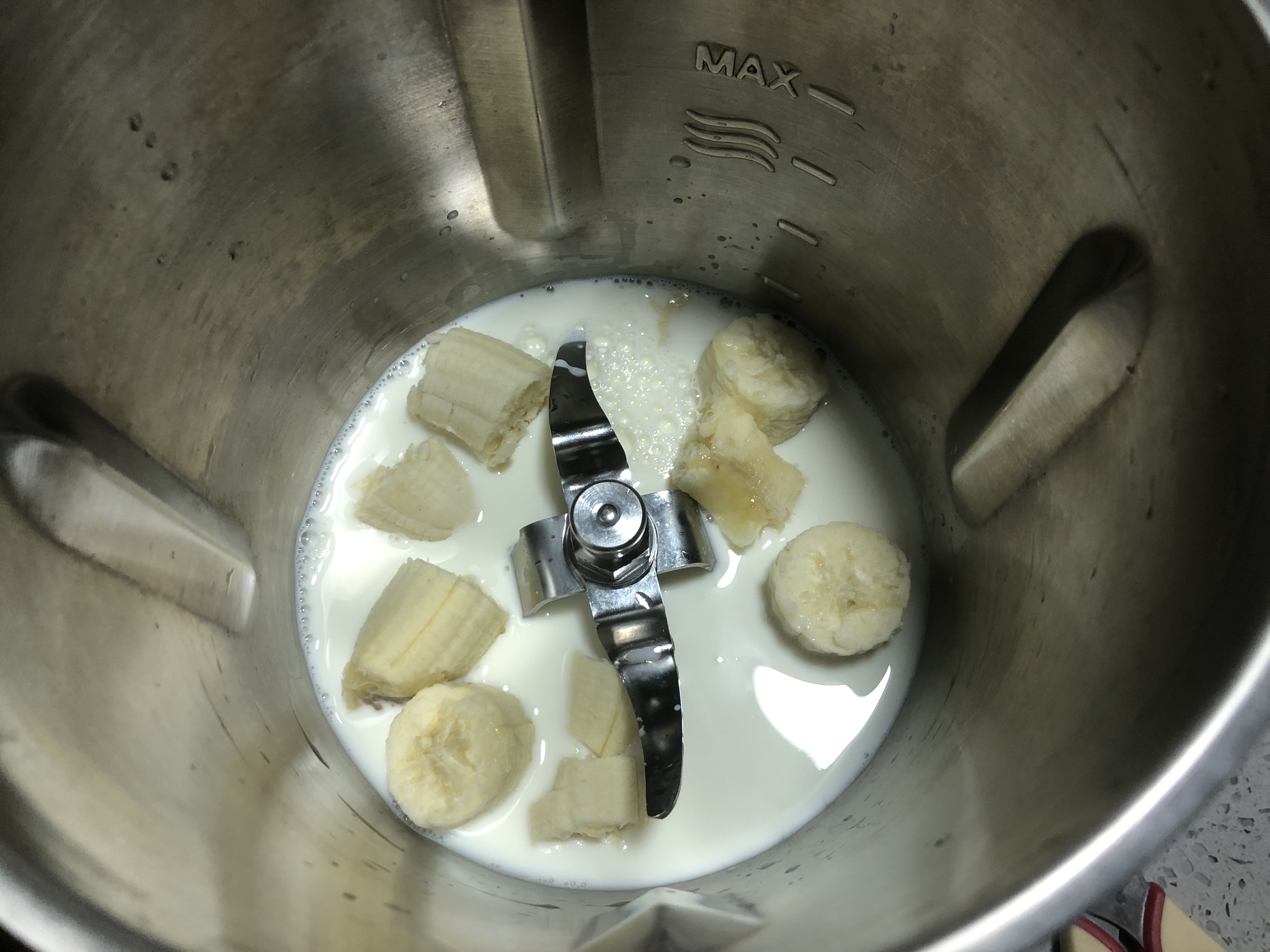 香蕉牛奶的做法 步骤2