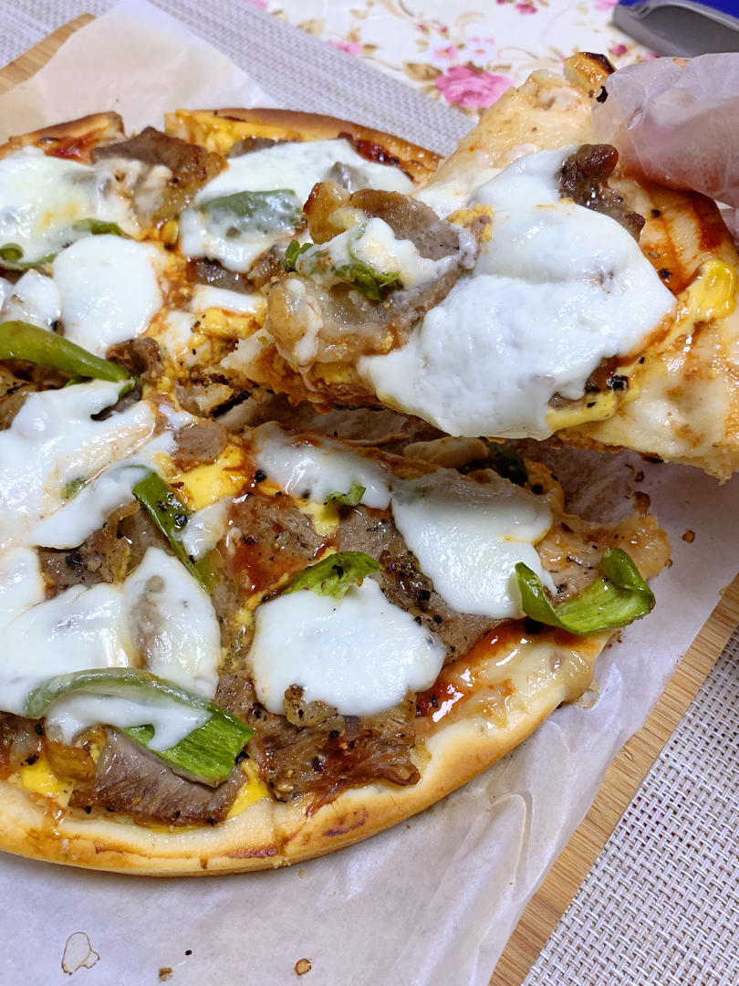 水牛芝士混搭手抓饼披萨【不拉丝的披萨，特别特别好吃】