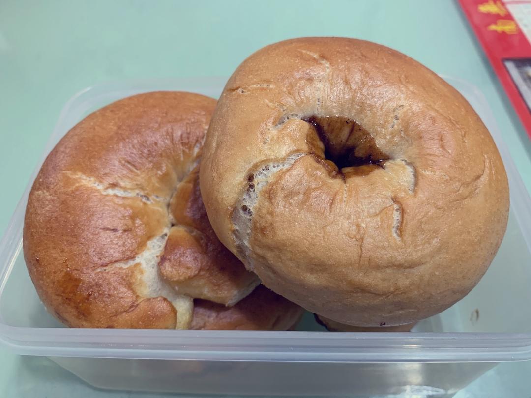 黑糖肉桂葡萄干贝果