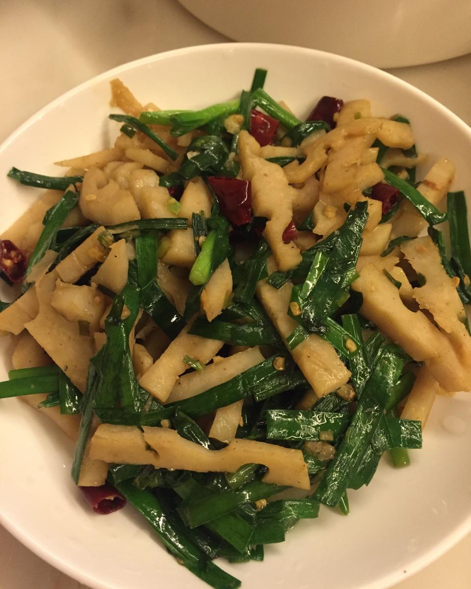 梁小甘做的韭菜炒藕