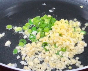 蒜苔炒肉末，三碗米饭都不够吃的做法 步骤3