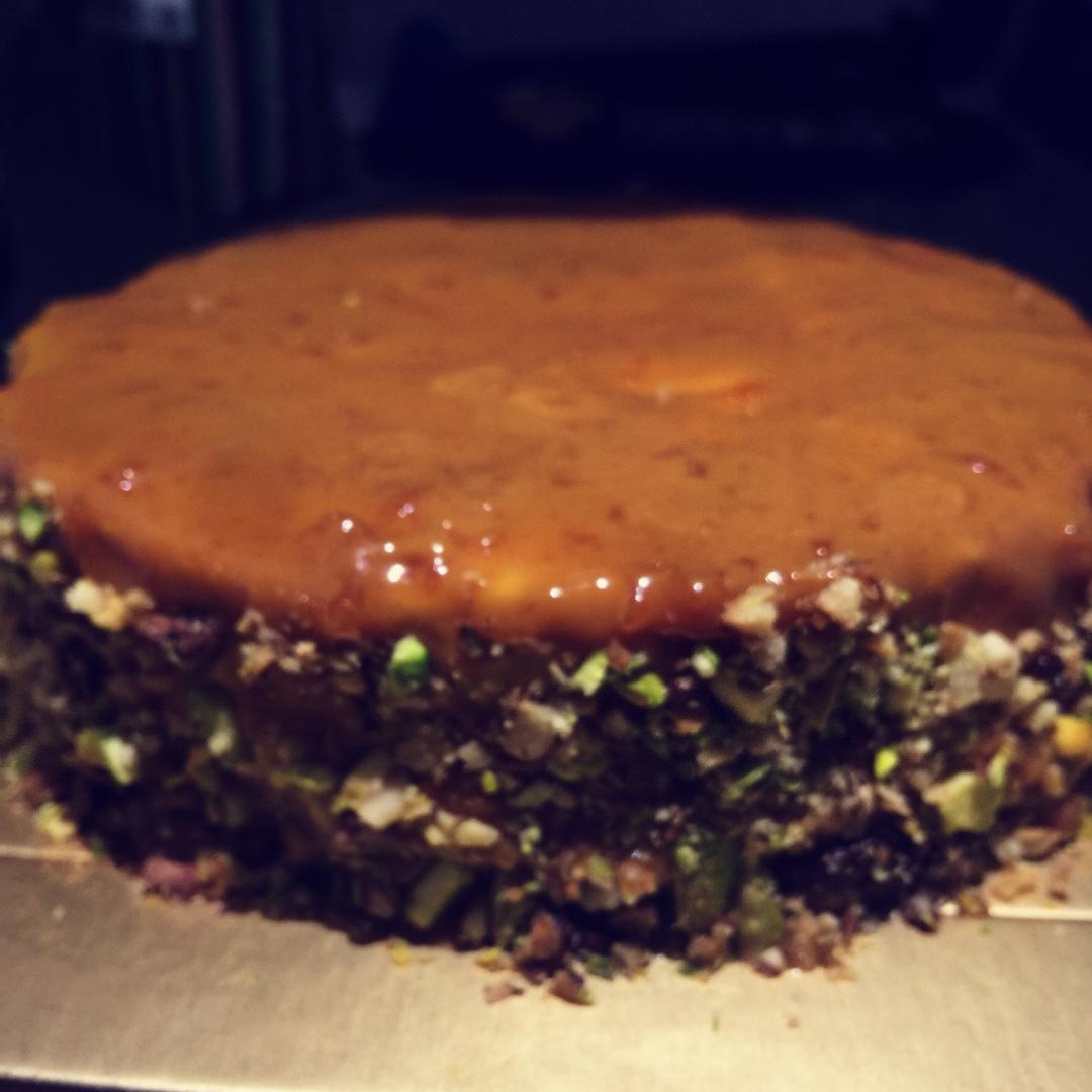 南瓜巧克力慕斯配焦糖淋面