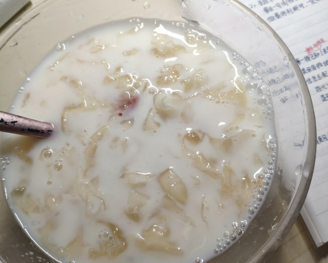 银耳莲子羹（旺仔版）
