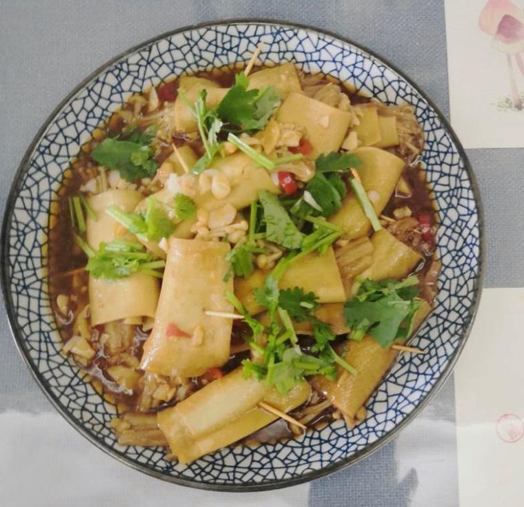 金针菇豆皮卷