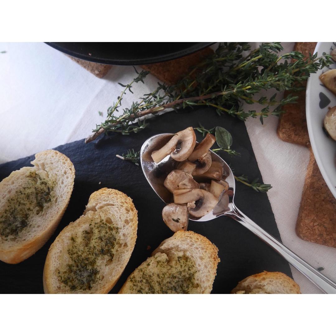 迷迭香烤蘑菇&蘑菇tartine
