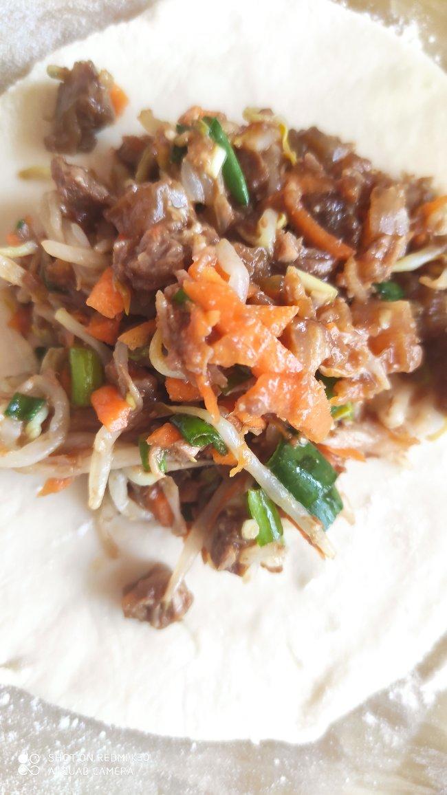 就像有句话所说：成年人的世界里，从来就没有“容易”二字。很多时候，你只能单枪匹马，直面生活的兵荒马乱。