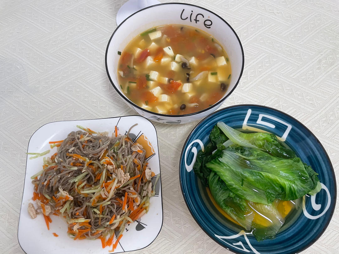 番茄豆腐汤+蚝油生菜