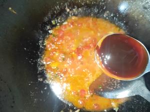 茄汁酸汤面的做法 步骤8