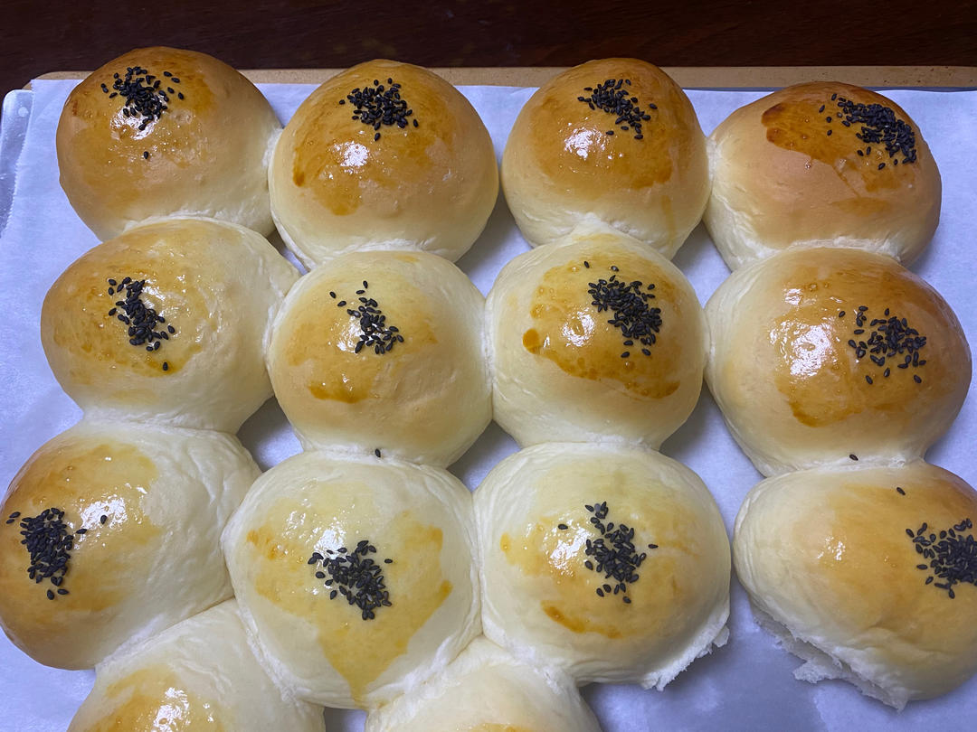 🥛超简单快手，柔软拉丝，一次发酵，牛奶小餐包