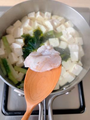 海带苗豆腐虾滑汤的做法 步骤5