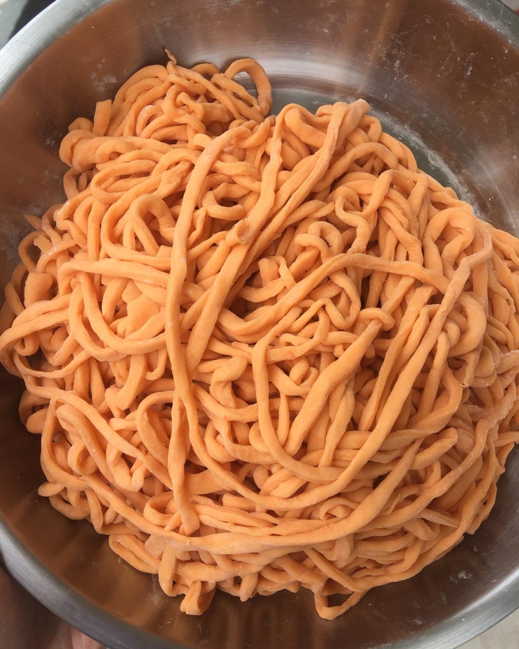 rae_rachel做的面面俱到,家的味道【自制手工面】(鸡蛋面,菠菜面和胡