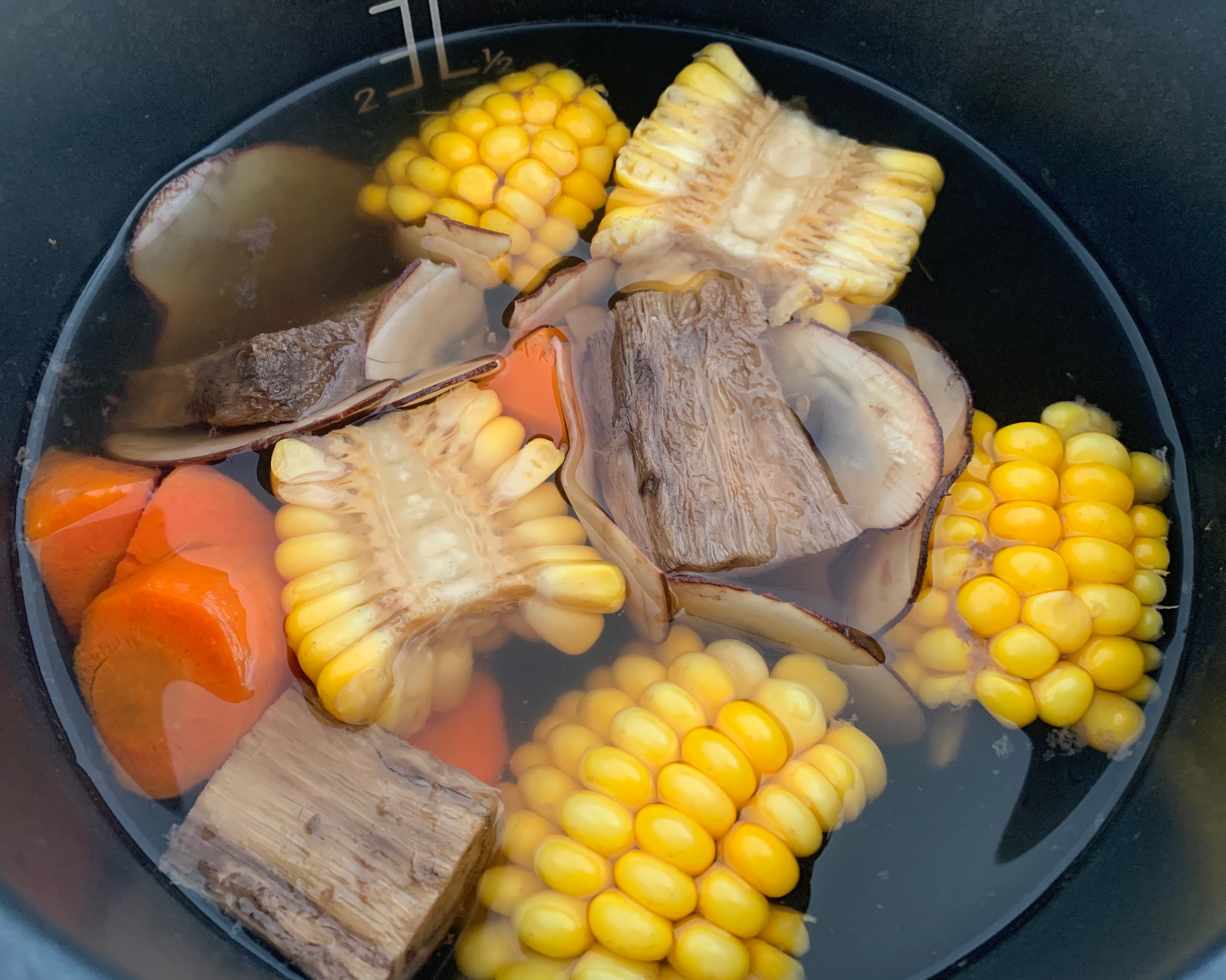 ＃夏日＃玉米海底椰汤的做法