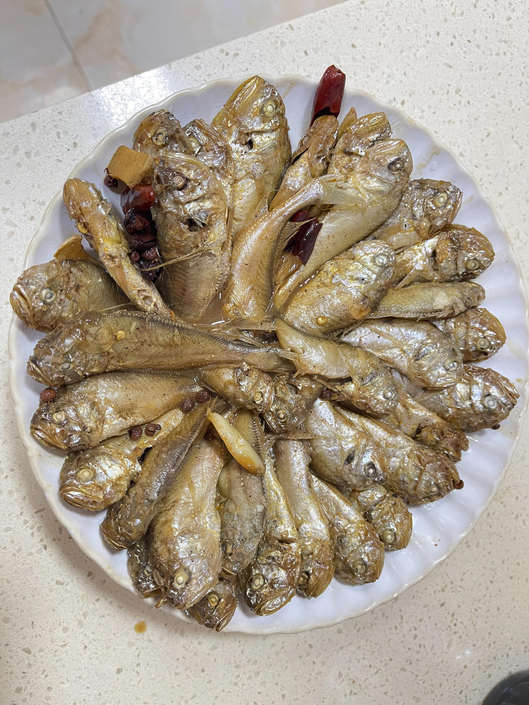 〈炖大头宝〉，灯太暗，闪光灯拍的。欣小厨 😉
