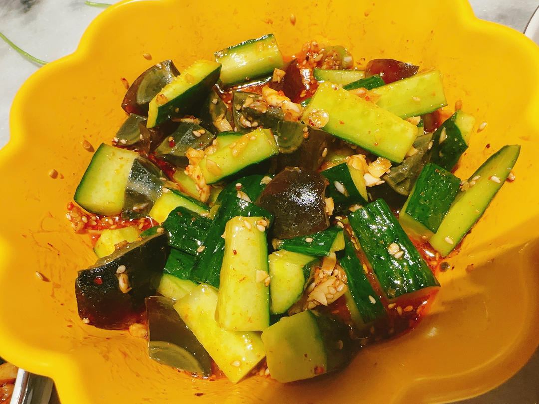 夏日开胃小凉菜“皮蛋拌黄瓜🥒”开胃减脂